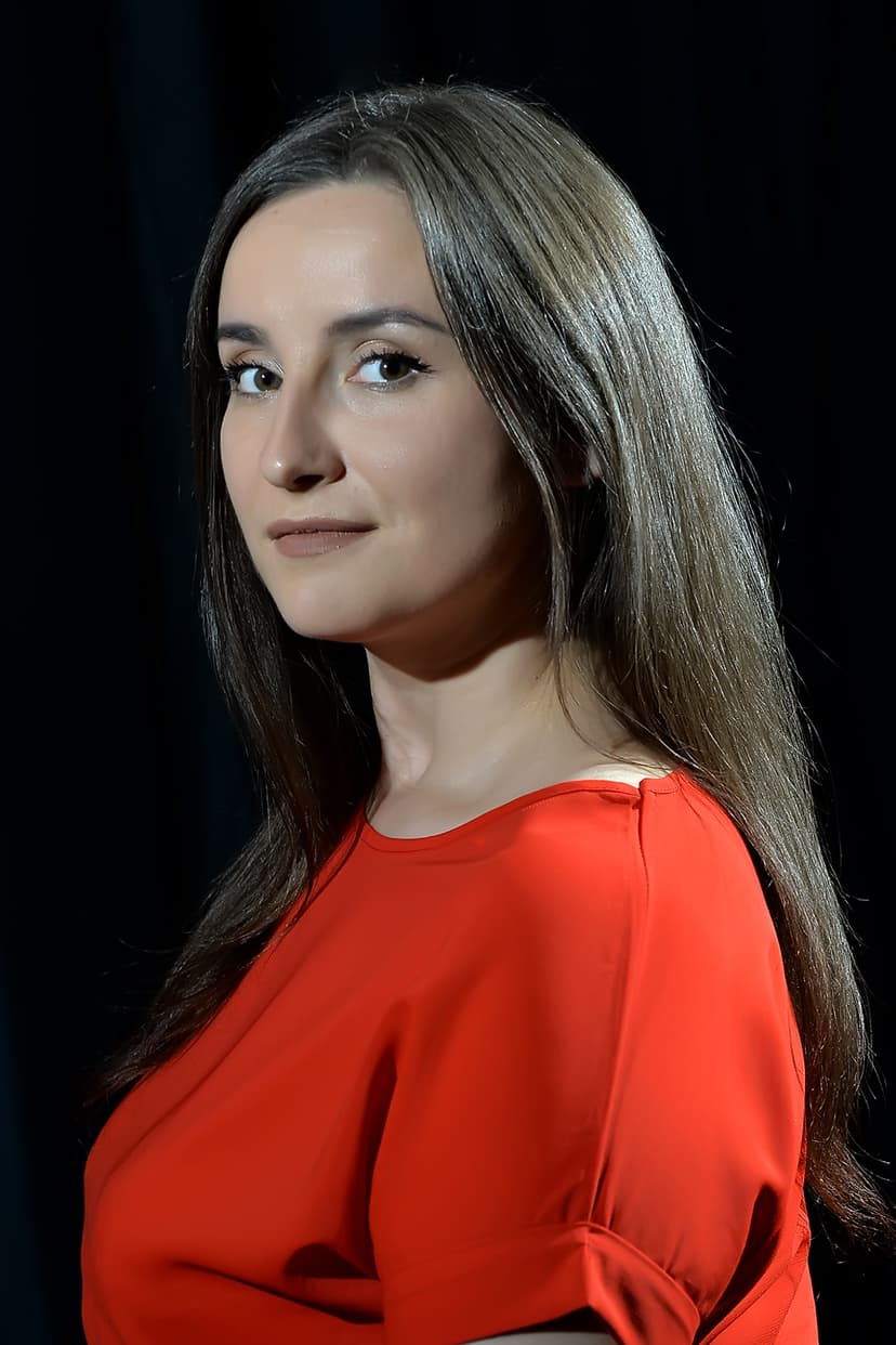 Юлія Небесна
